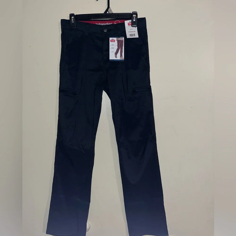 Wrangler Men's Dark Cargo Pants size (16 Regular)